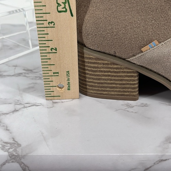 TOMS Lacy Ankle Bootie Desert Taupe Zip Up Casual Boho Size 8.5 Tan Beige Comfy - Picture 9 of 9